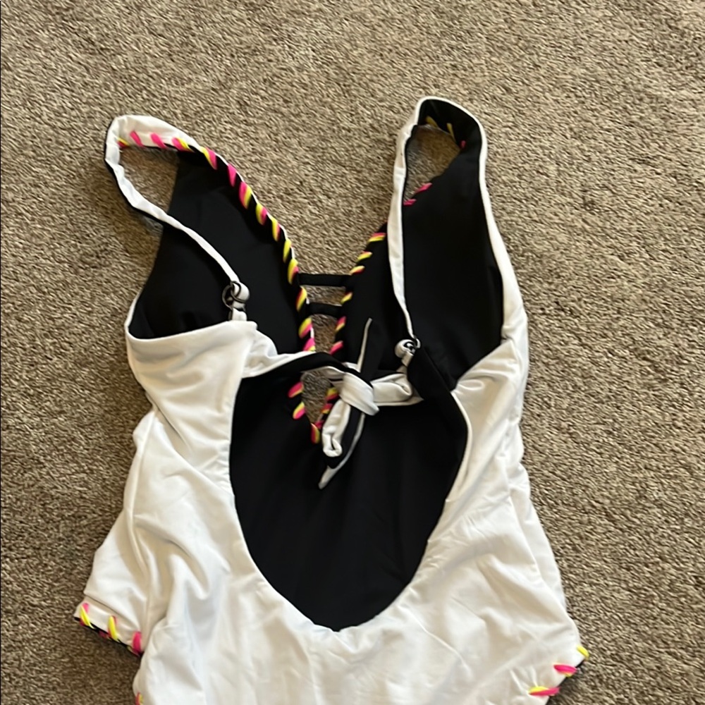 BECCA Black and White Reversible One Piece Swimsuit with Scalloped Trim - Picture 5 of 5